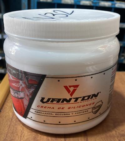 AV32 CREMA DE SILICONES

										-